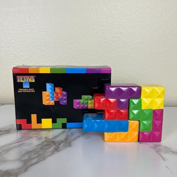 Loot Crate Tetris Ceramic Salt and Pepper Set - Picture 1 of 13